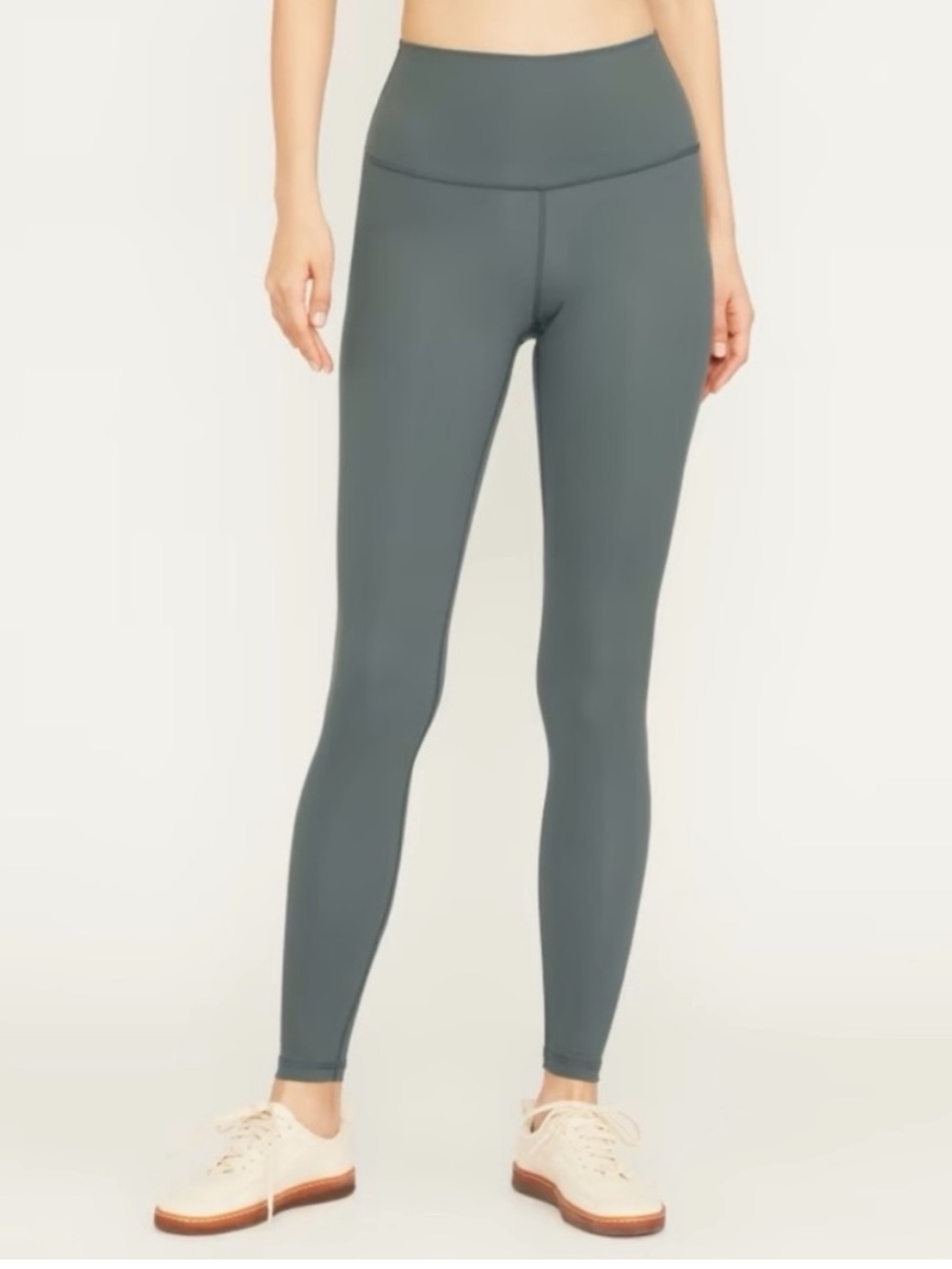 Everlane Perform Leggings in Green